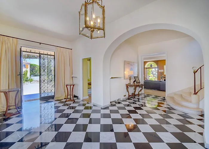Ref 137 - Cap D'antibes Seafront - For Rent Villa *