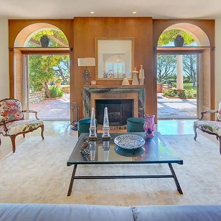 Villa Ref 137 - Cap D'antibes Seafront - For Rent