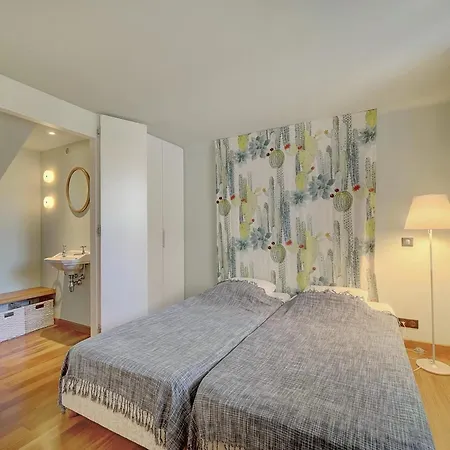 Ref 137 - Cap D'antibes Seafront - For Rent فيلة أنتيب