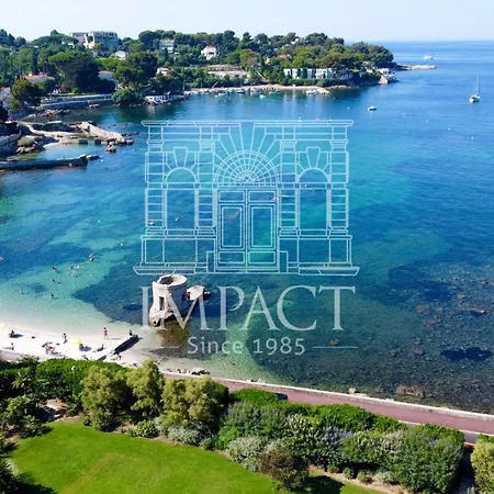 Ref 137 - Cap D'antibes Seafront - For Rent فيلة *