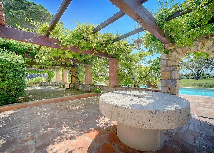 Villa Ref 137 - Cap D'antibes Seafront - For Rent *