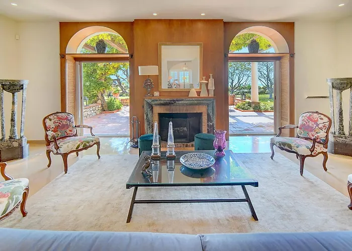 Villa Ref 137 - Cap D'antibes Seafront - For Rent