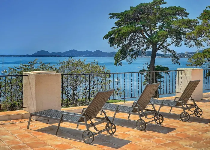 Ref 137 - Cap D'antibes Seafront - For Rent *