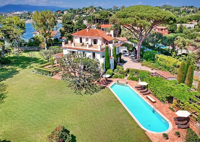 빌라 Ref 137 - Cap D'antibes Seafront - For Rent